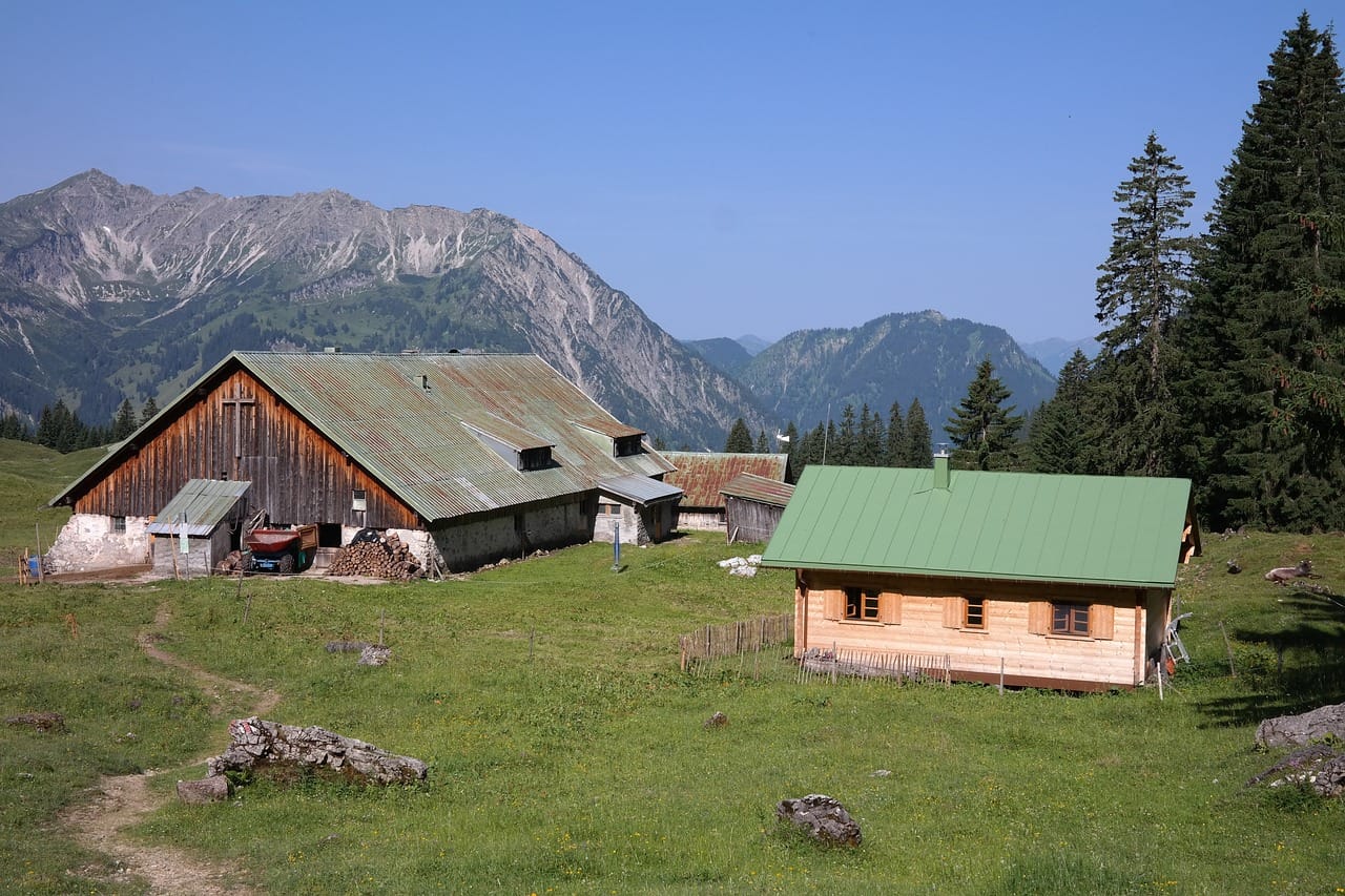 PRL w architekturze – bloki, socrealizm i plany urbanistyczne