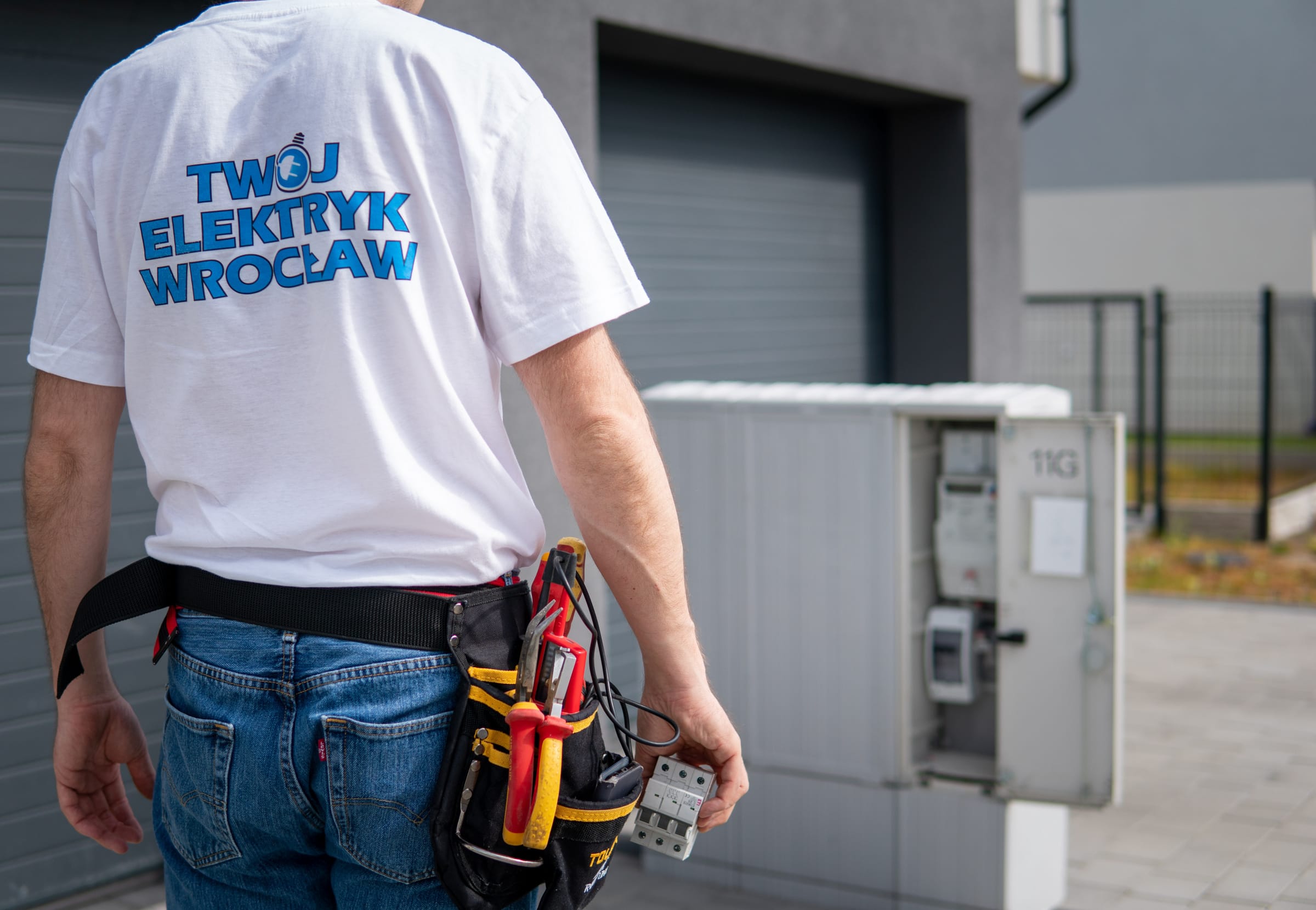 Odbiór instalacji elektrycznej – kompletny przewodnik 2025. Na czym polega, kto wykonuje i jakie dokumenty są potrzebne? Odbiór instalacji elektrycznej – kompletny przewodnik 2025. Na czym polega, kto wykonuje i jakie dokumenty są potrzebne?