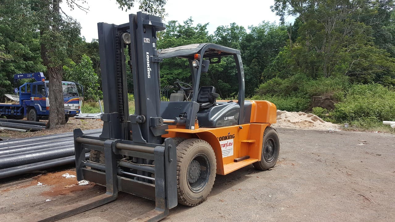 Najlepszy producent wózków widłowych – ranking (na podstawie kryteriów B2B) forklift-2660508_1280