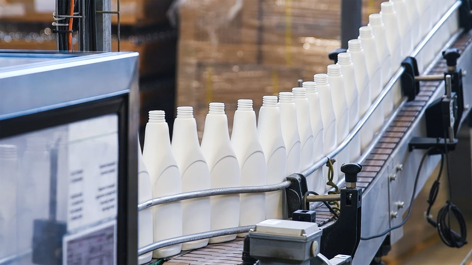  Wydajny produkt końcowy opuszczający poziome maszyny pakujące, zapewniające pełną identyfikację partii w branży kosmetycznej i spożywczej.