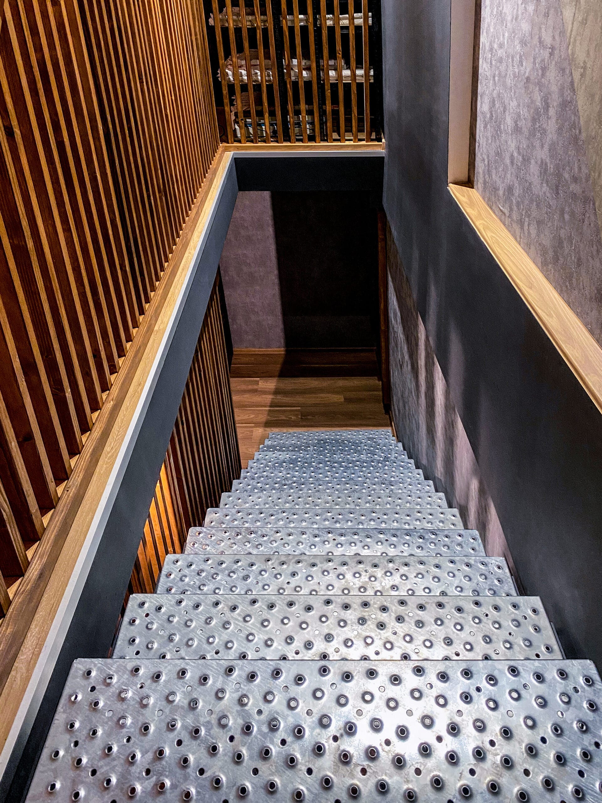 Szybki remont i nowoczesny design – dlaczego schody modułowe rewolucjonizują polskie wnętrza?