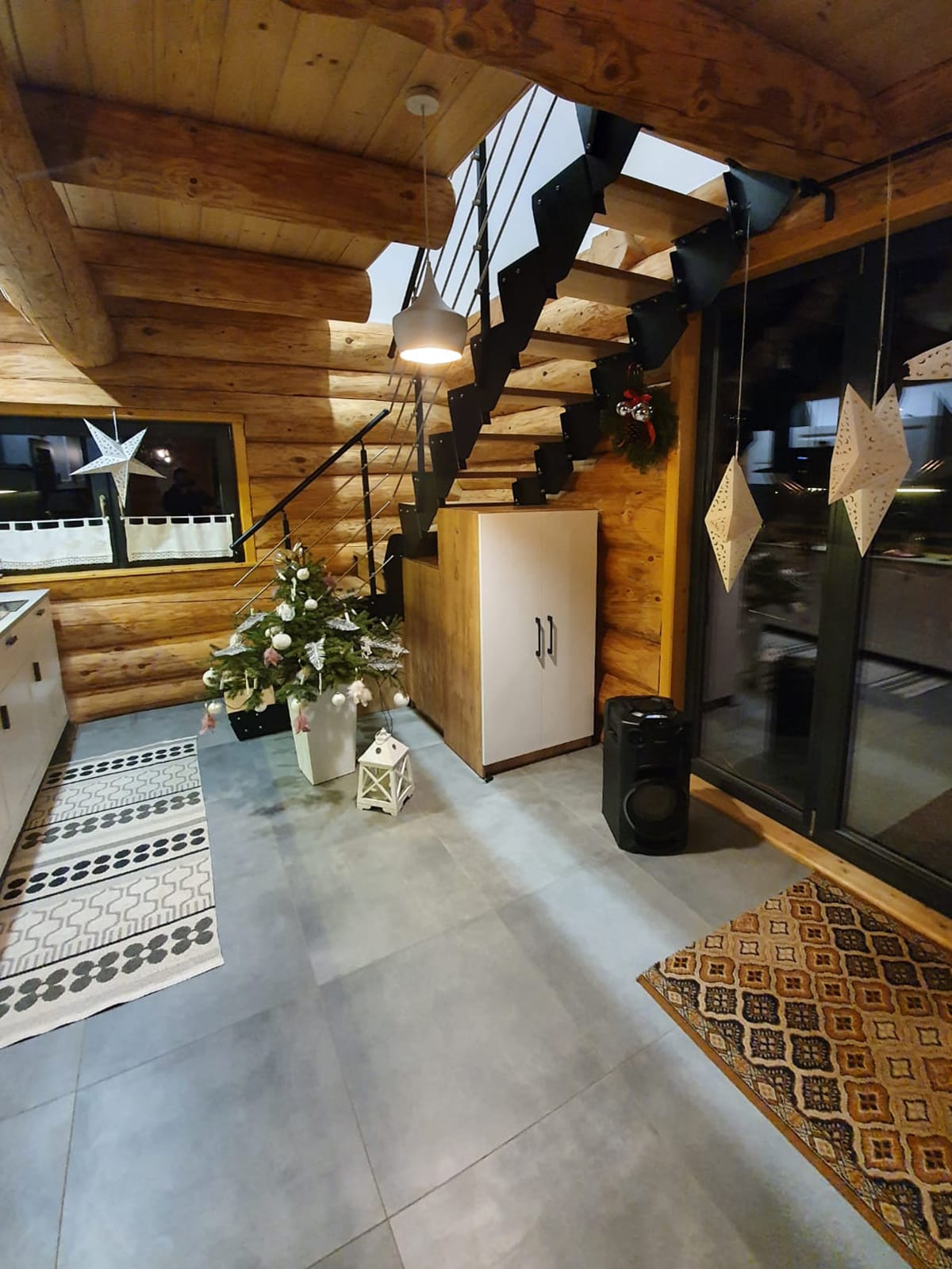 Szybki remont i nowoczesny design – dlaczego schody modułowe rewolucjonizują polskie wnętrza? Szybki remont i nowoczesny design – dlaczego schody modułowe rewolucjonizują polskie wnętrza?