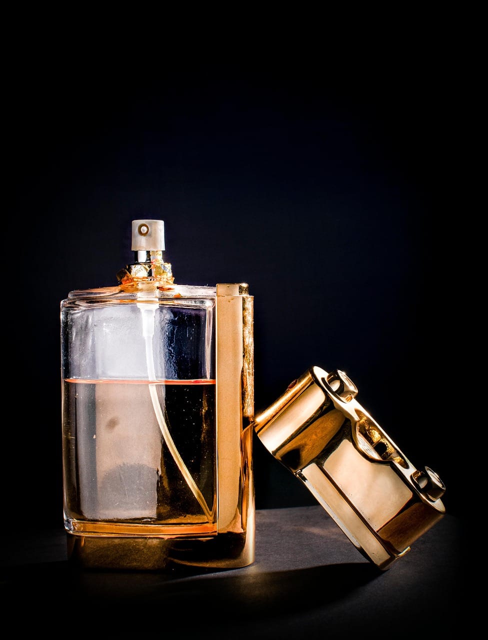 szklana butelka na perfumy