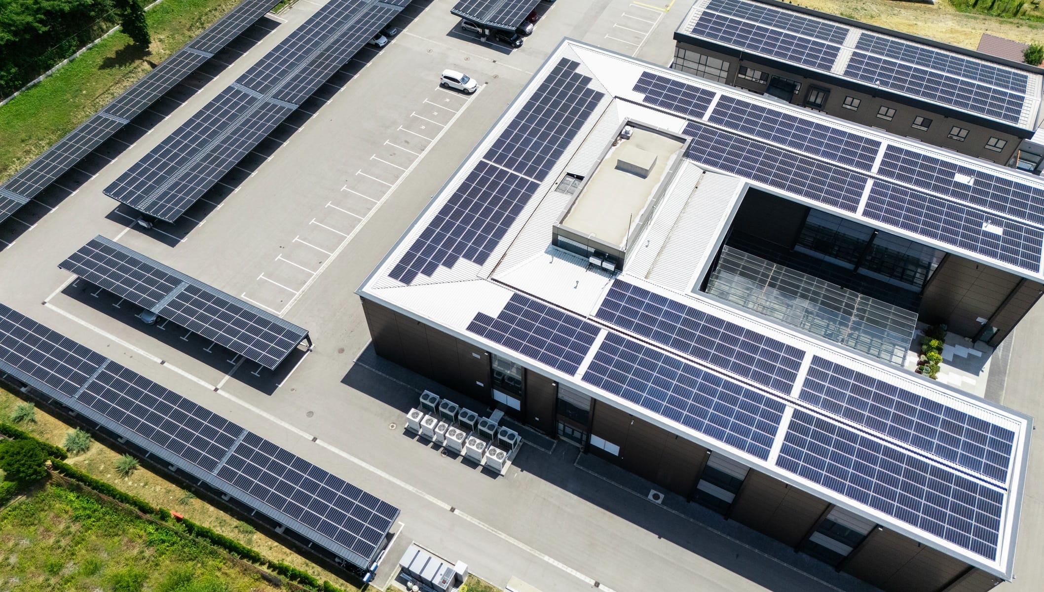 Magazyn energii dla firmy - jak działa, ile kosztuje i kiedy się opłaca? Magazyn energii dla firmy - jak działa, ile kosztuje i kiedy się opłaca?