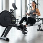 Domowe cardio dopasowane do przestrzeni, wieku i celu treningowego