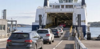 Pierwsza podróż promem z samochodem – rezerwacja, odprawa i wjazd na pokład