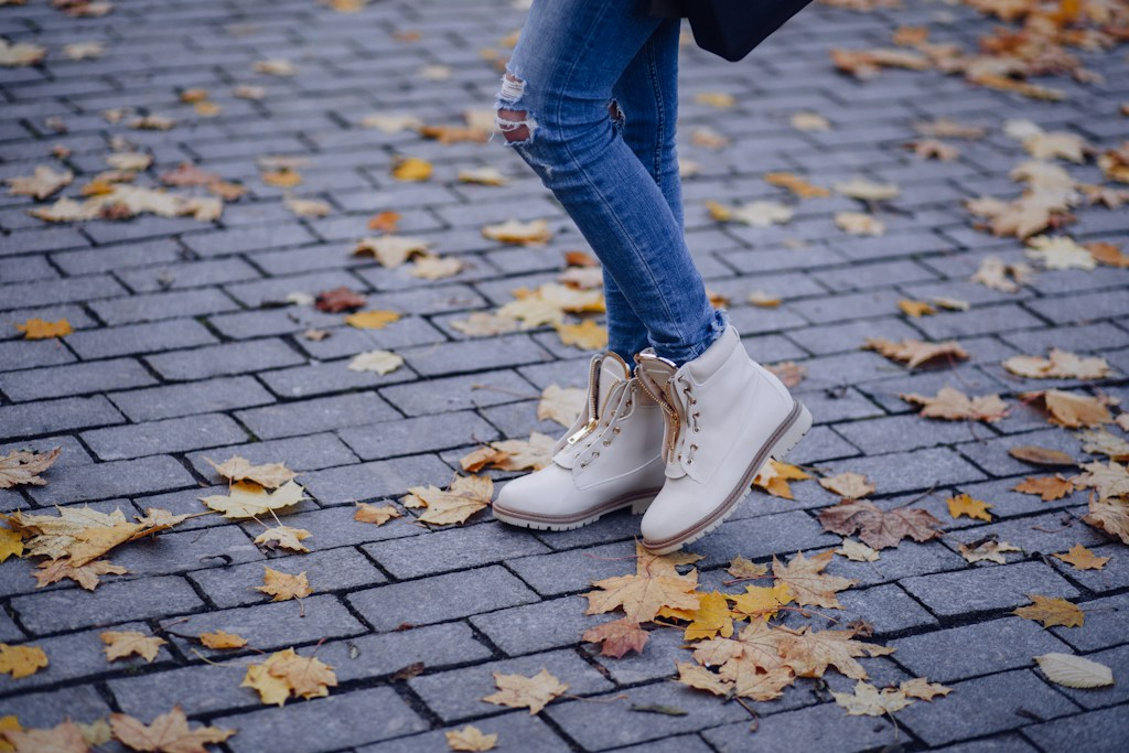 Jak wybrać idealne buty jesienne damskie? Poznaj modele, które łączą wygodę, styl i ochronę przed chłodem