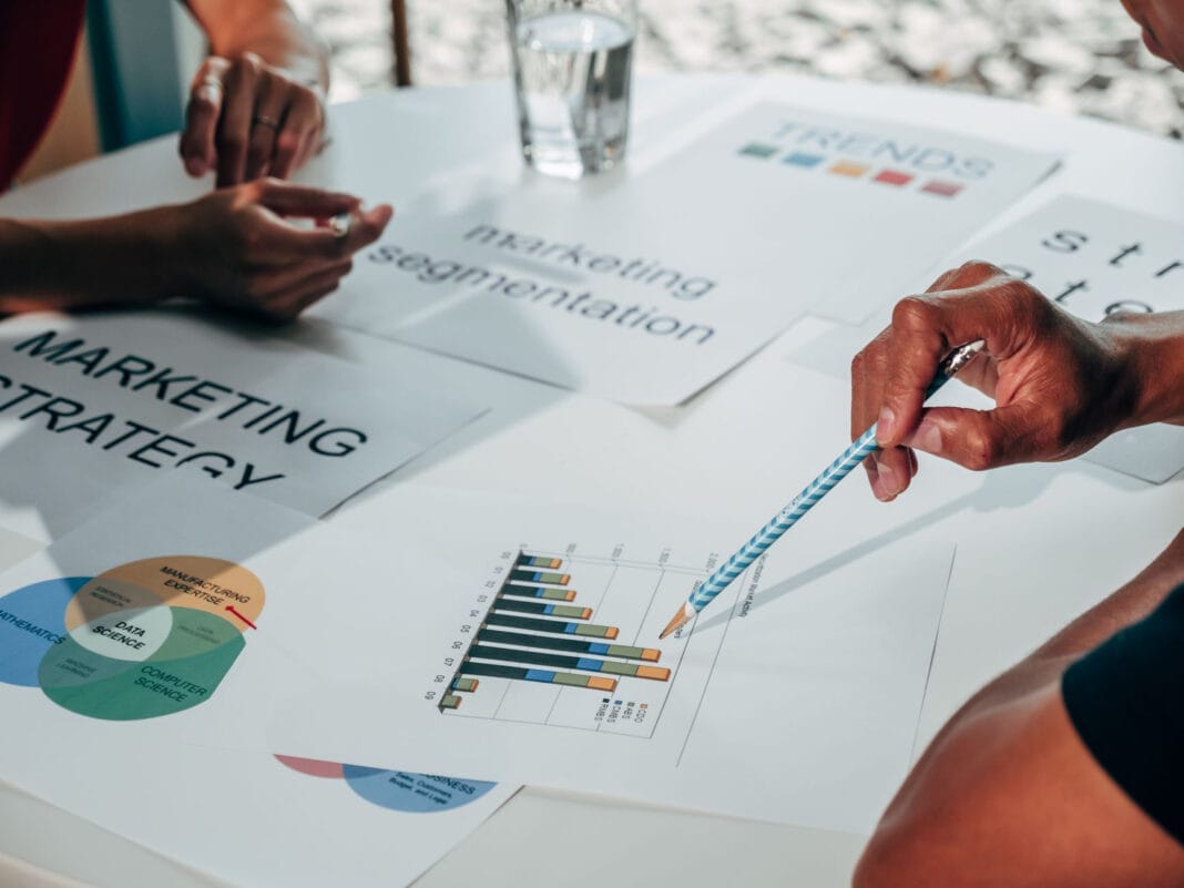 Strategia-marketingowa-B2B-dla-przemyslu-od-teorii-do-praktyki Strategia marketingowa B2B dla przemysłu: od teorii do praktyki