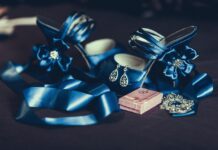 Symboliczny personalizowany Prezent dla nauczyciela – biżuteria z grawerem